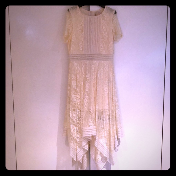 Gorgeous H&M Lace Handkerchief Hem Midi Dress - Picture 3 of 7